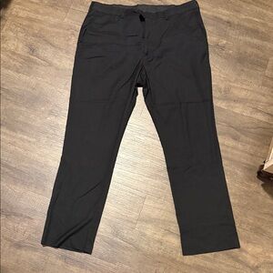 Roundtree & Yorke Men's Charcoal Dress Pants